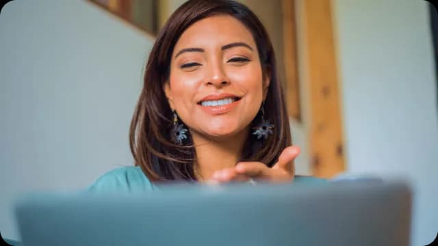empresária em videochamada do treinamento de sistema empresarial