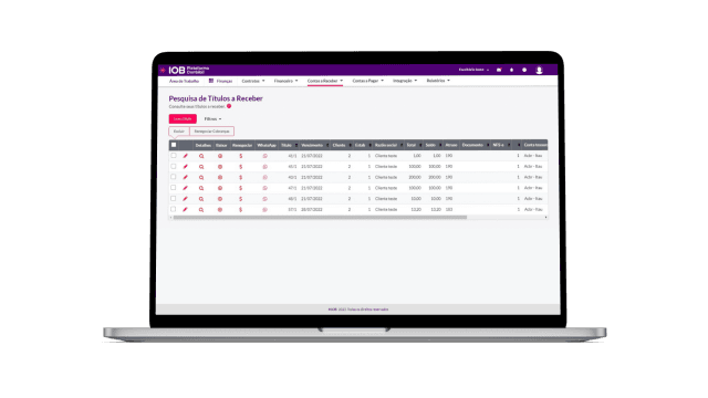 interface do módulo Finanças aberta em um notebook